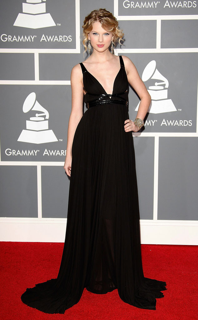 Taylor Swift S Grammy Evolution A Look Back At Her Award Show Style E Online